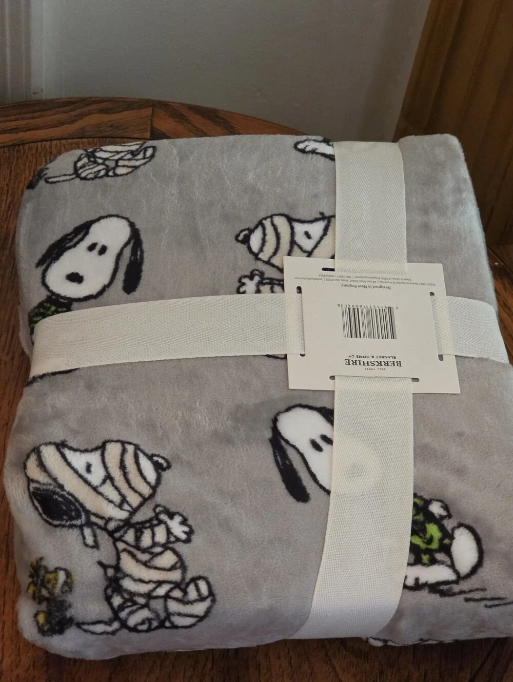 Peanuts Halloween Snoopy Mummy Skeleton Velvet Soft Blanket